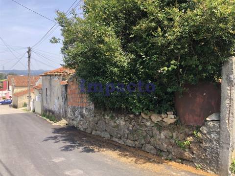 Moradia T1 para restaurar em Cucujães, Oliveira de Azeméis