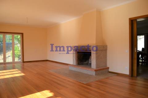 Quinta com moradia T6 em Fajões, Oliveira de Azeméis