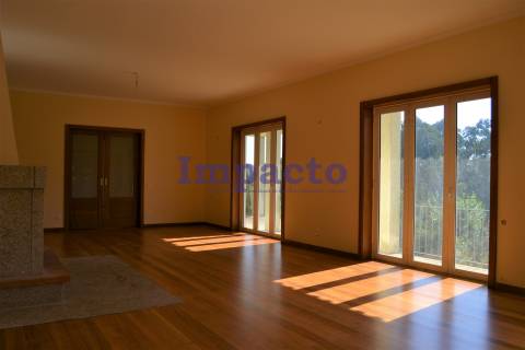 Quinta com moradia T6 em Fajões, Oliveira de Azeméis