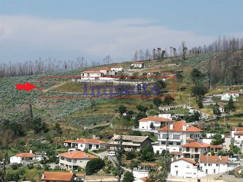Moradia T2 para restaurar em Castelo de Paiva