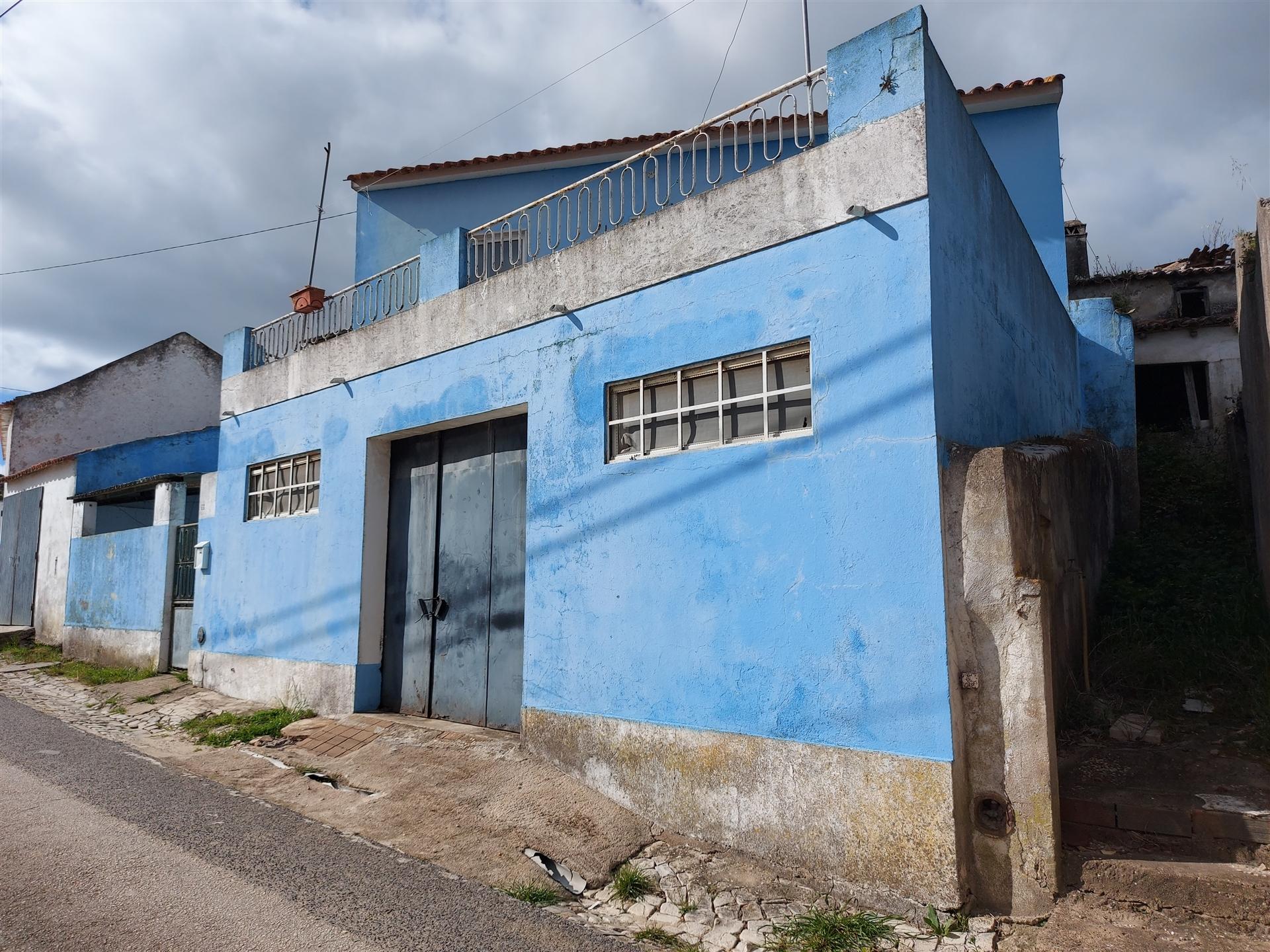 Venda Judicial de Moradia para remodelar em Vila Chã, Ventosa
