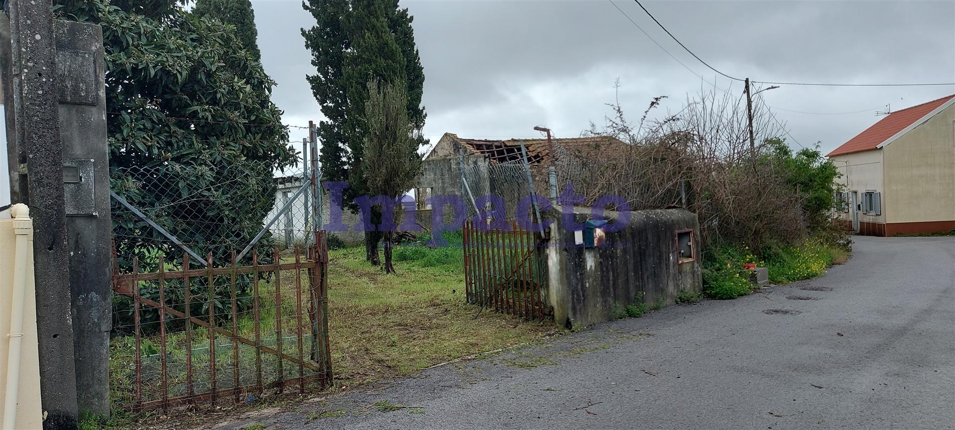 Terreno rústico com viabilidade de construção