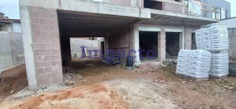 Moradia Isolada T3 em construção, São Roque