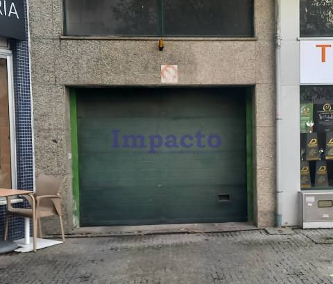 Lugar de garagem em São João da Madeira.