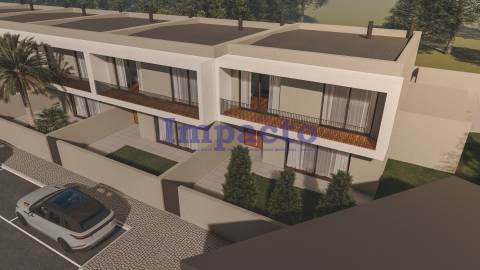 Moradia T3 em banda em construção, Loureiro, Oliveira de Azeméis.