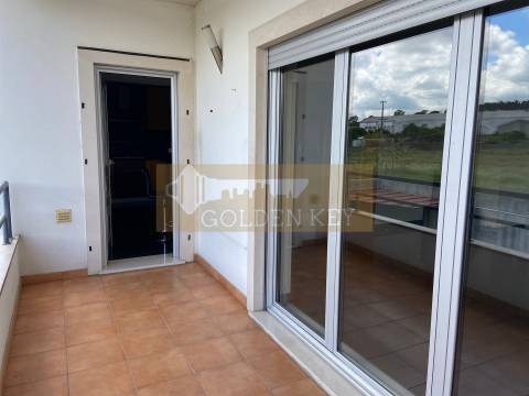 Moradia T5 em Gândara dos Olivais