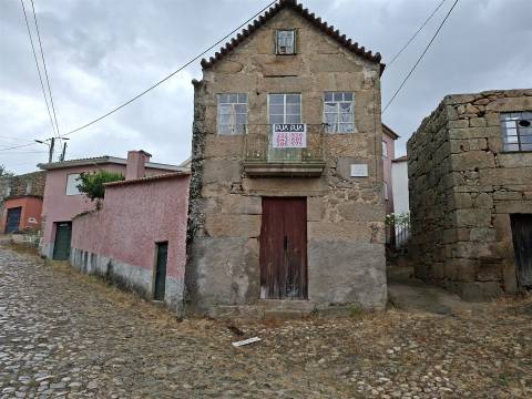 Moradia para Recuperar em Vila Cortês da Serra, Gouveia