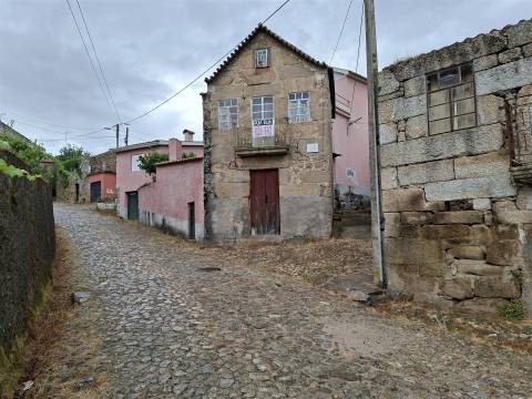 Moradia para Recuperar em Vila Cortês da Serra, Gouveia