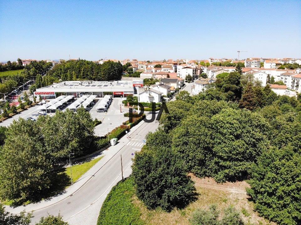 Terreno para construção de prédio, centro da cidade de Mangualde