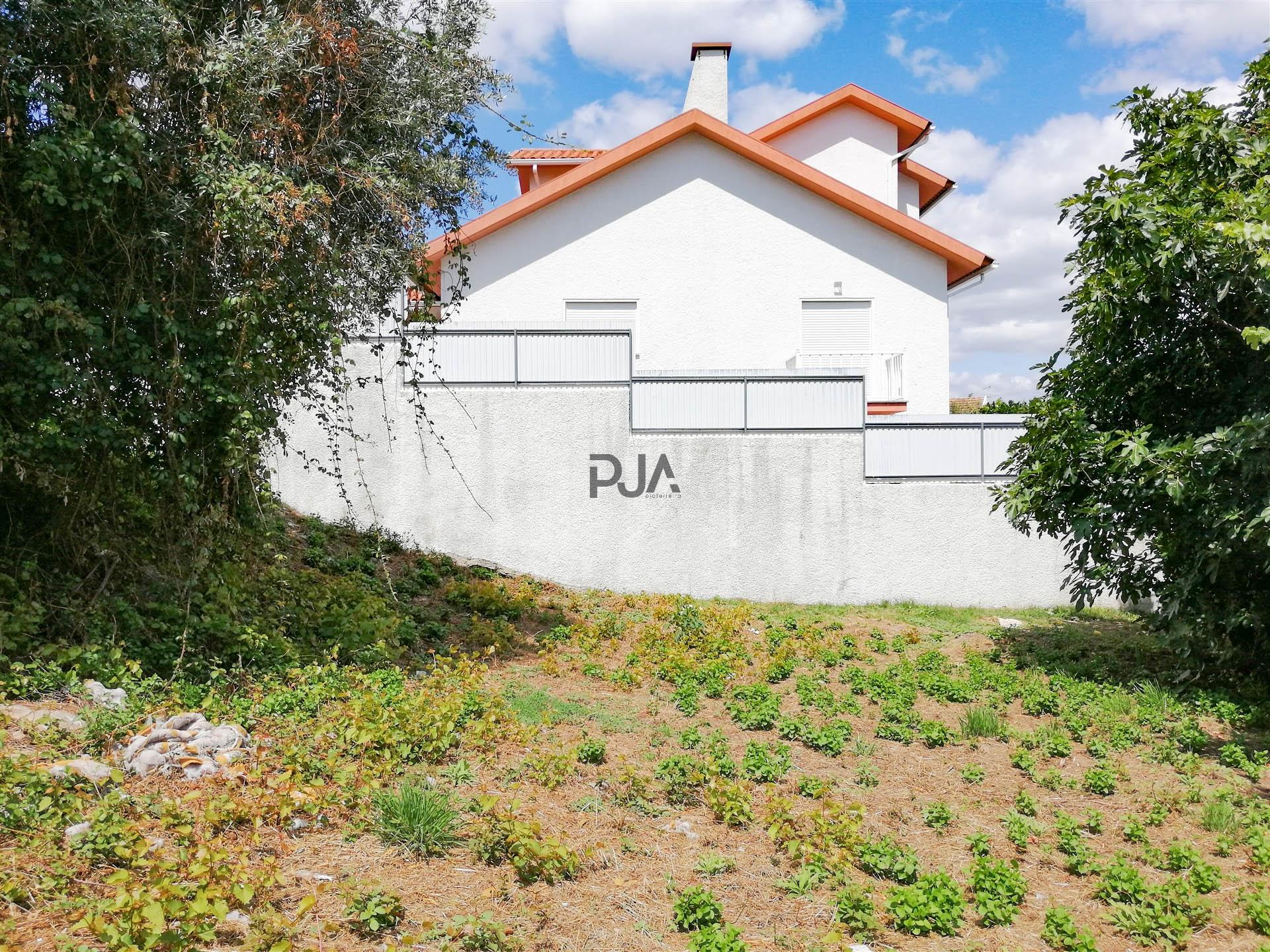 Lote para construção em Cubos, Mangualde
