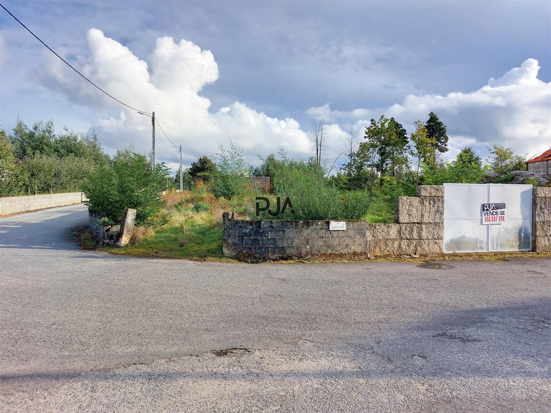 Terreno com viabilidade de construção em Tondela