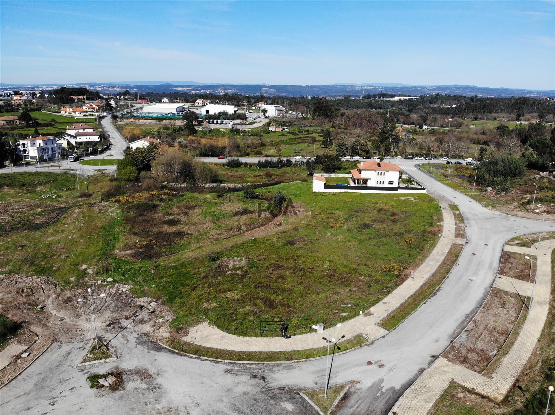 Lote para Construção de prédio - 6 fogos, Mangualde