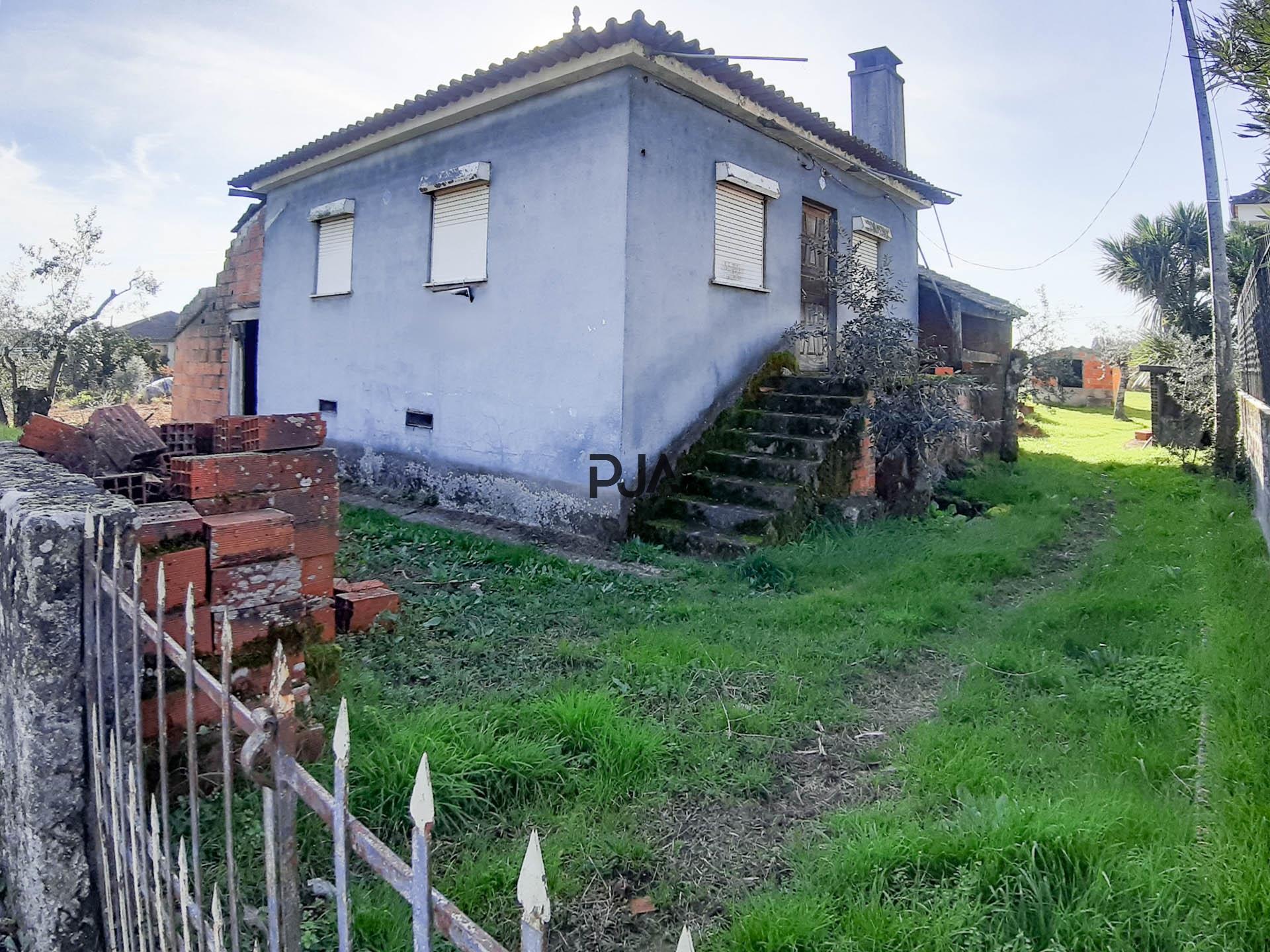 Moradia para Recuperar em Lajeosa do Dão