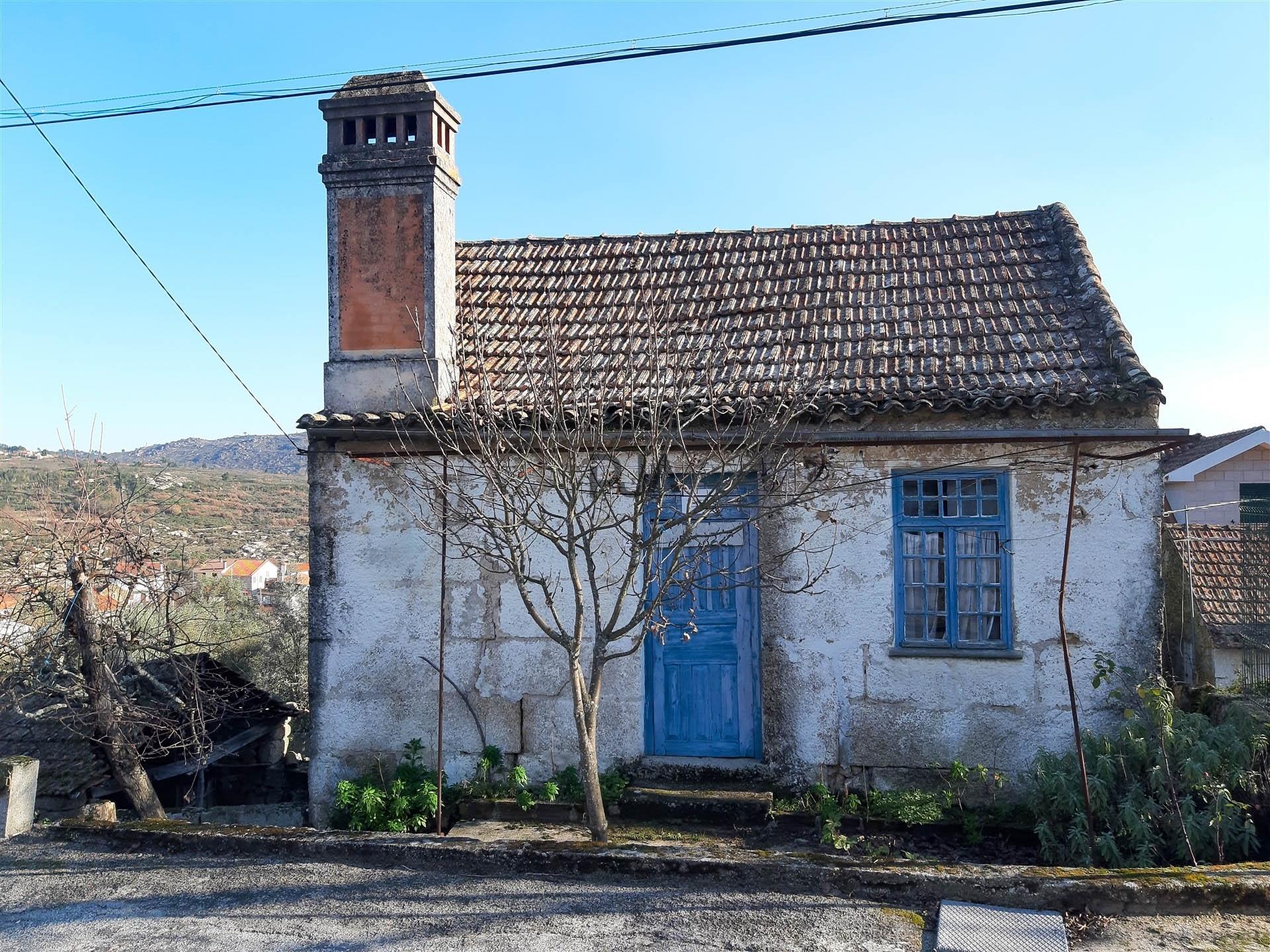 Moradia V2 para Restaurar, Aldeia da Mata