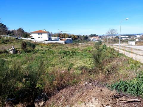 Lote para Construção de prédio - 6 fogos em Mangualde