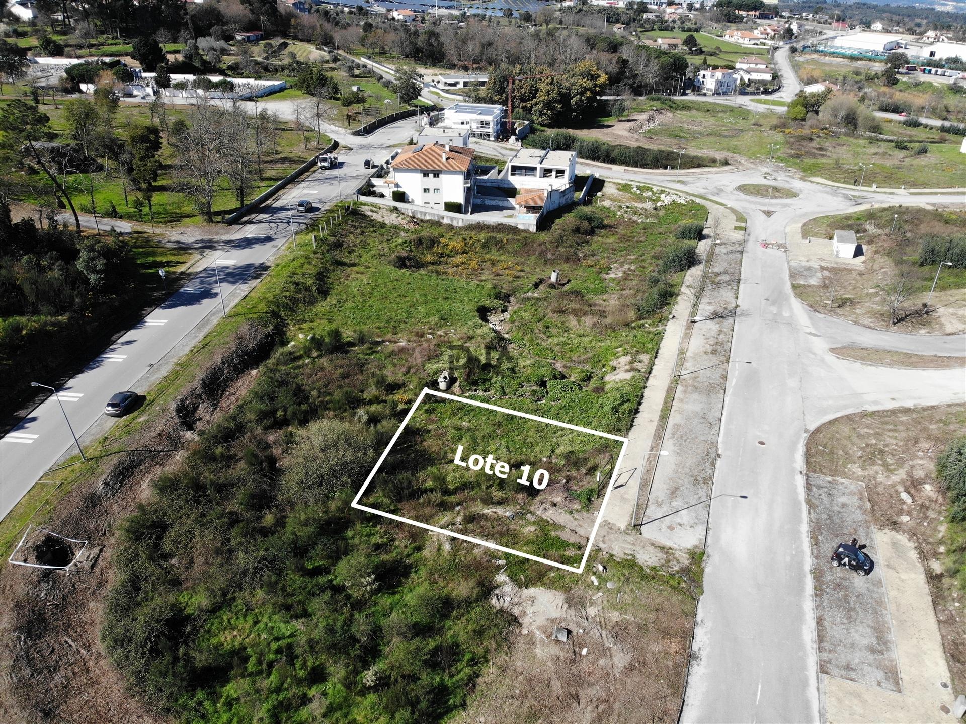 Lote para Construção de prédio - 6 fogos, Mangualde