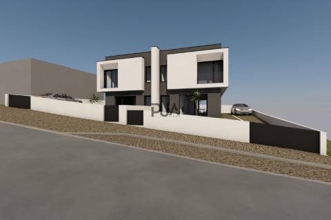 Moradia T3 Geminada em Mangualde