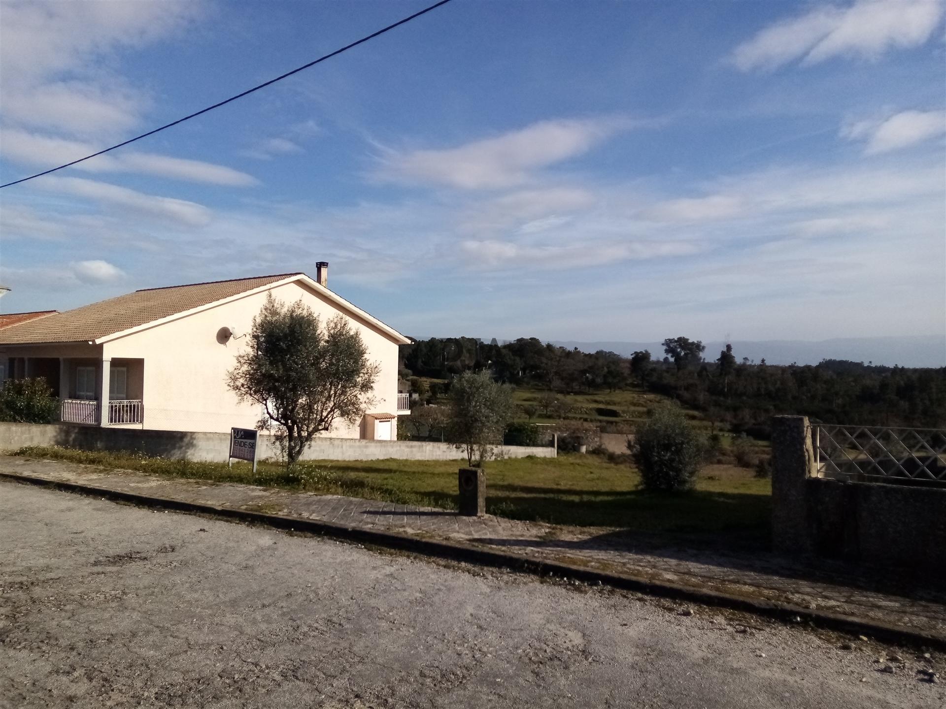 Lote de terreno para construção em Gandufe