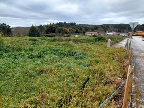 Lotes de terreno para construção de moradias isoladas em Infias