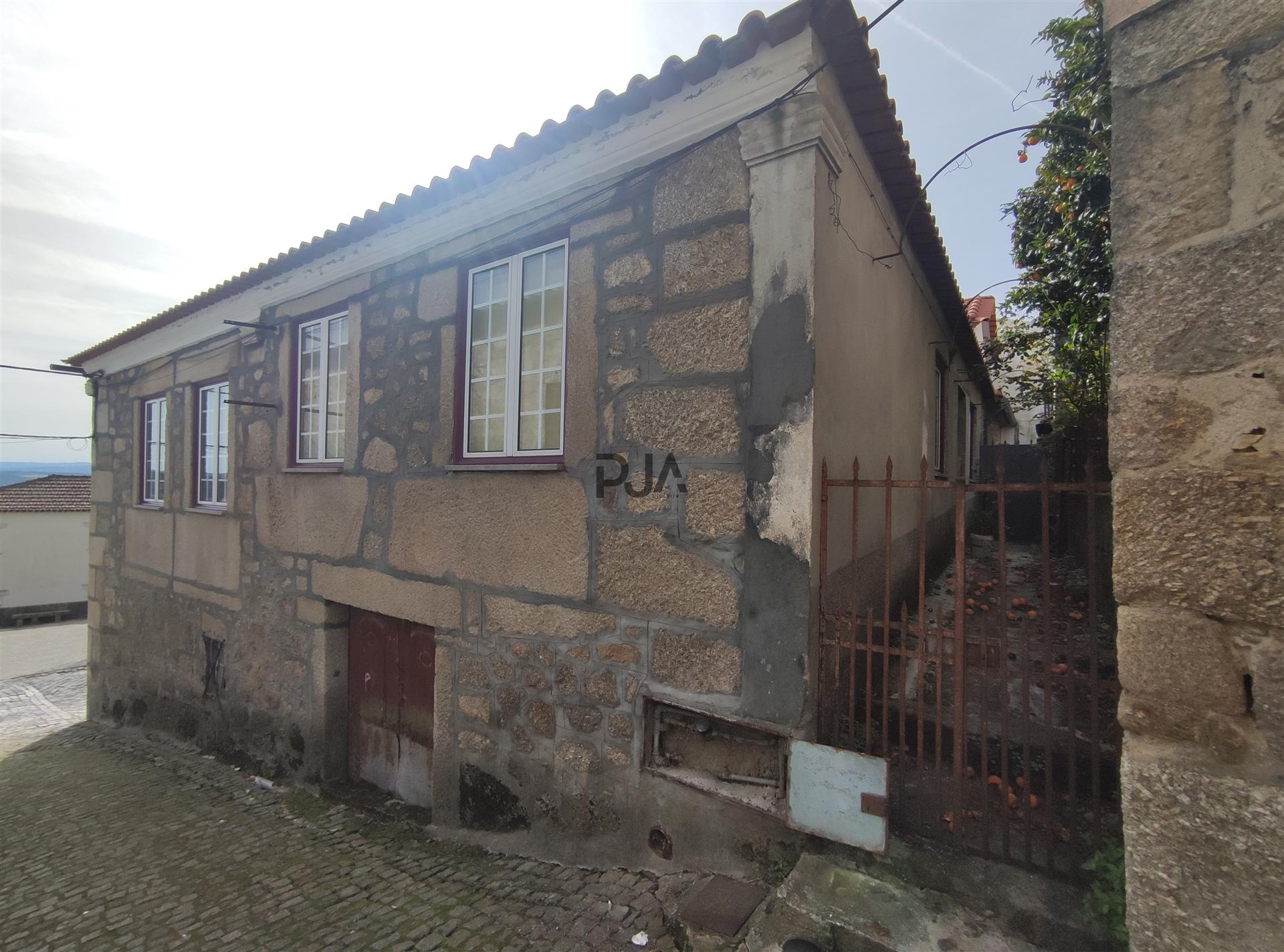 Moradia T4 em granito