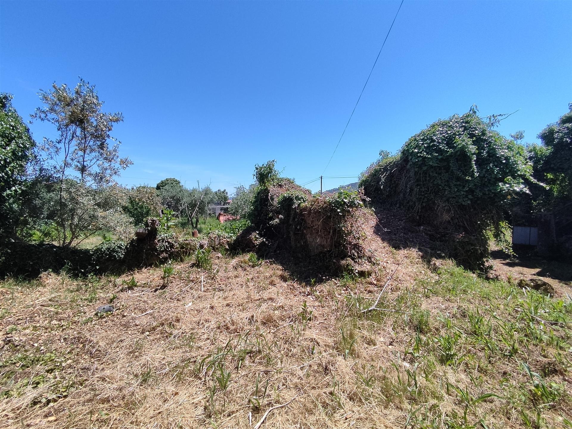Moradia para reconstrução em Peges