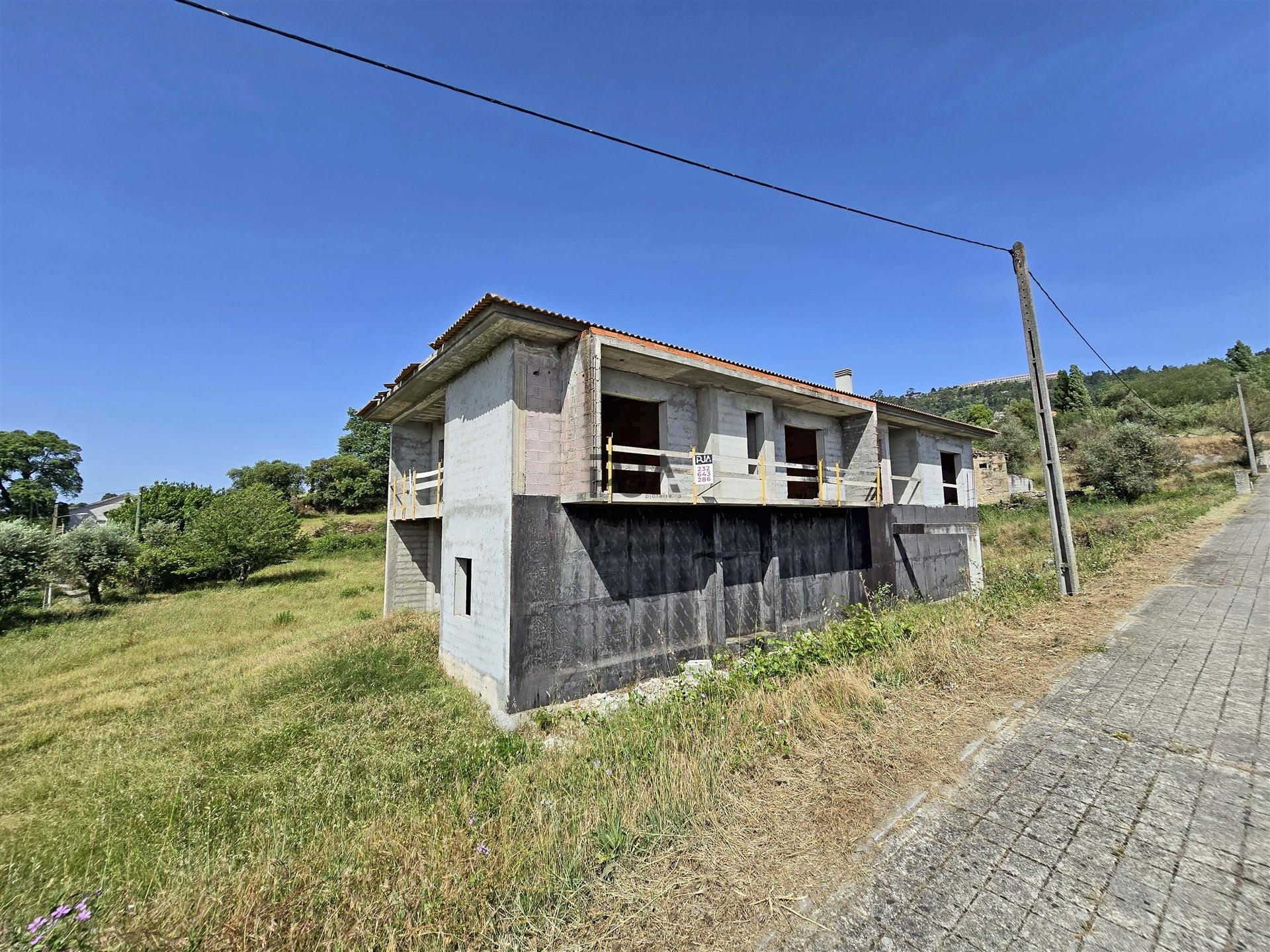 Moradia T3 Isolada em construção