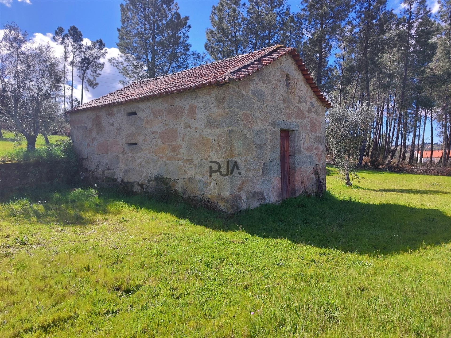 Casa tradicional em pedra em Vila Cortês da Serra, Gouveia