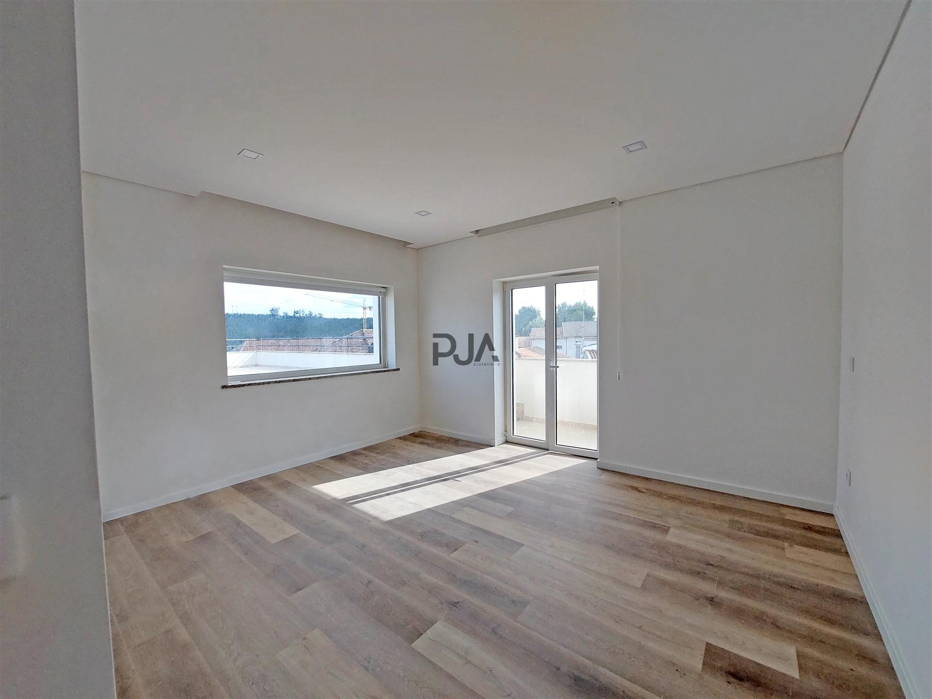 Apartamento T1 com Terraço em Tondela