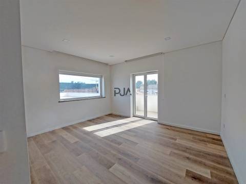 Apartamento T1 com Terraço em Tondela
