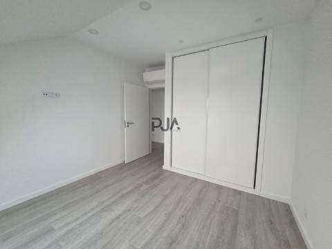 Apartamento T5 Duplex Novo, Jugueiros, Viseu