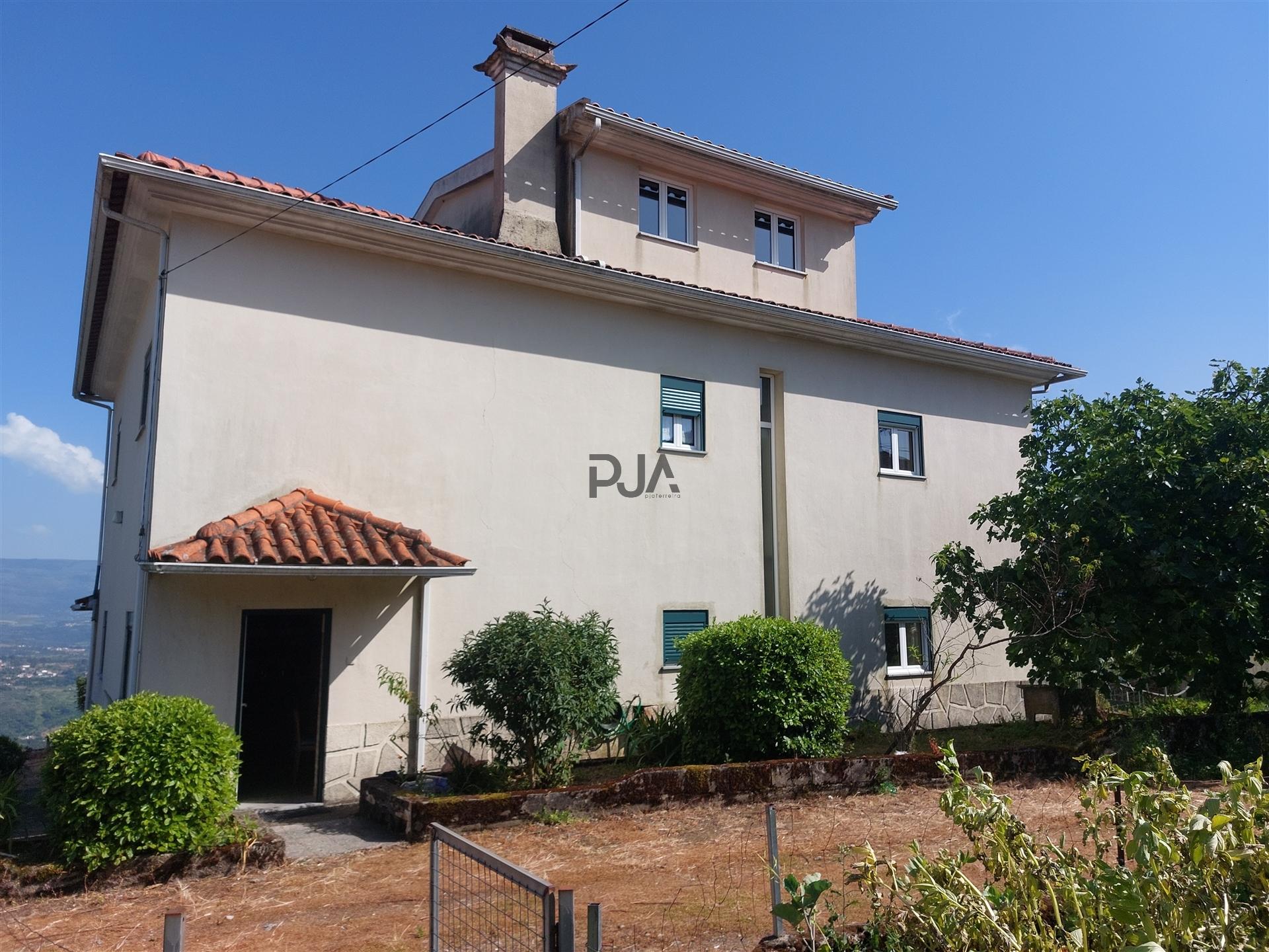 Moradia Isolada T4 em Infias, Fornos de Algodres