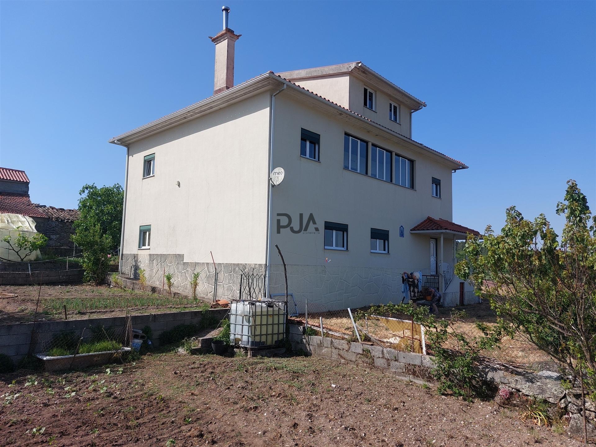 Moradia Isolada T4 em Infias, Fornos de Algodres