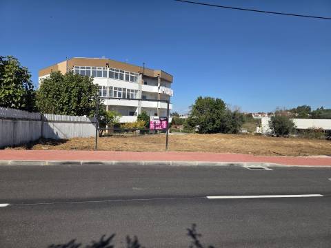 Terreno para construção de prédio com 9 fogos em Mangualde