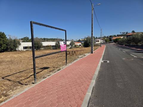 Terreno para construção de prédio com 9 fogos em Mangualde