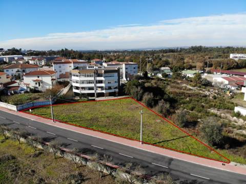 Terreno para construção de prédio com 9 fogos em Mangualde