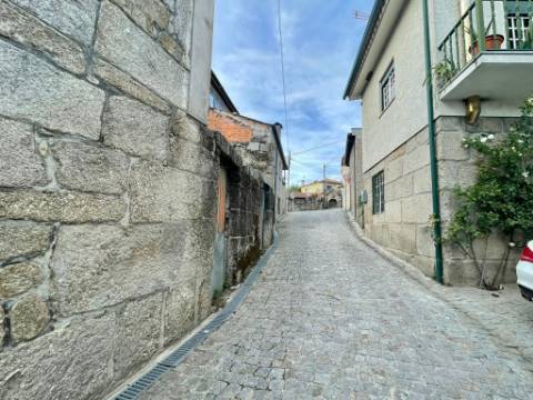 Ruína em Granito em Oliveira de Barreiros, Viseu
