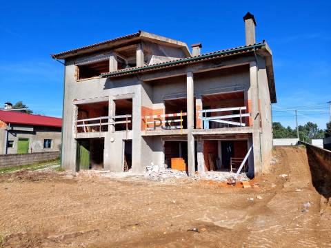 Moradia T4 em S. João de Lourosa, Viseu