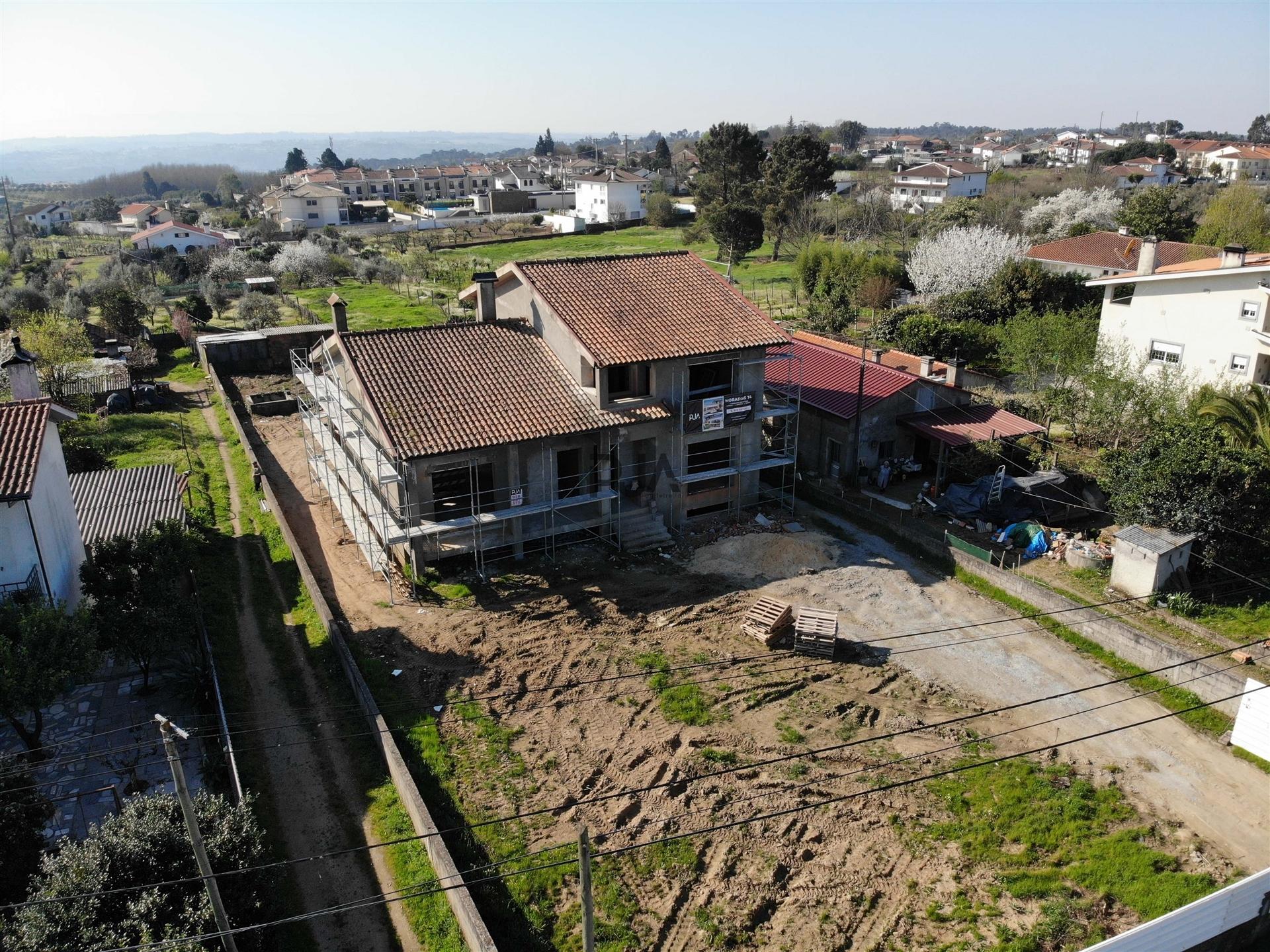 Moradia T4 em S. João de Lourosa, Viseu