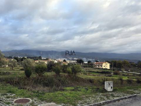 Lote de Terreno para Construção em Nespereira, Gouveia
