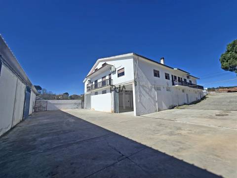 Arrumos/armazém para venda em Mangualde