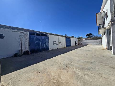 Arrumos/armazém para venda em Mangualde