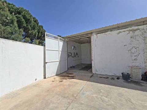 Arrumos/armazém para venda em Mangualde