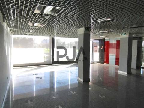 Espaços Comerciais Coworking em Currelos, Carregal do sal