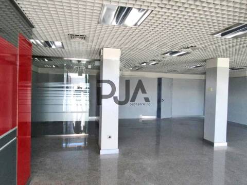 Espaços Comerciais Coworking em Currelos, Carregal do sal