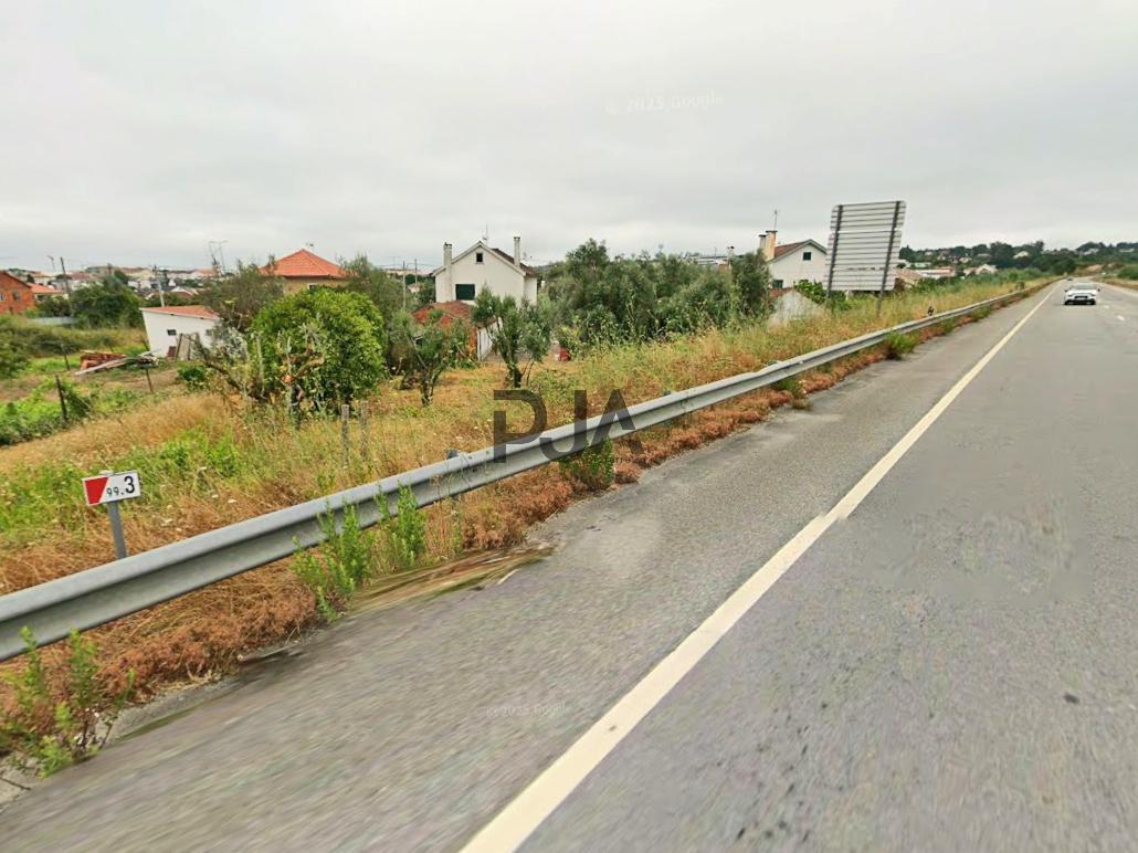 Terreno com viabilidade construtiva em Tondela