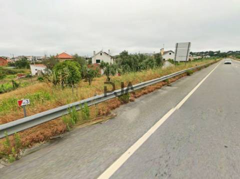 Terreno com viabilidade construtiva em Tondela