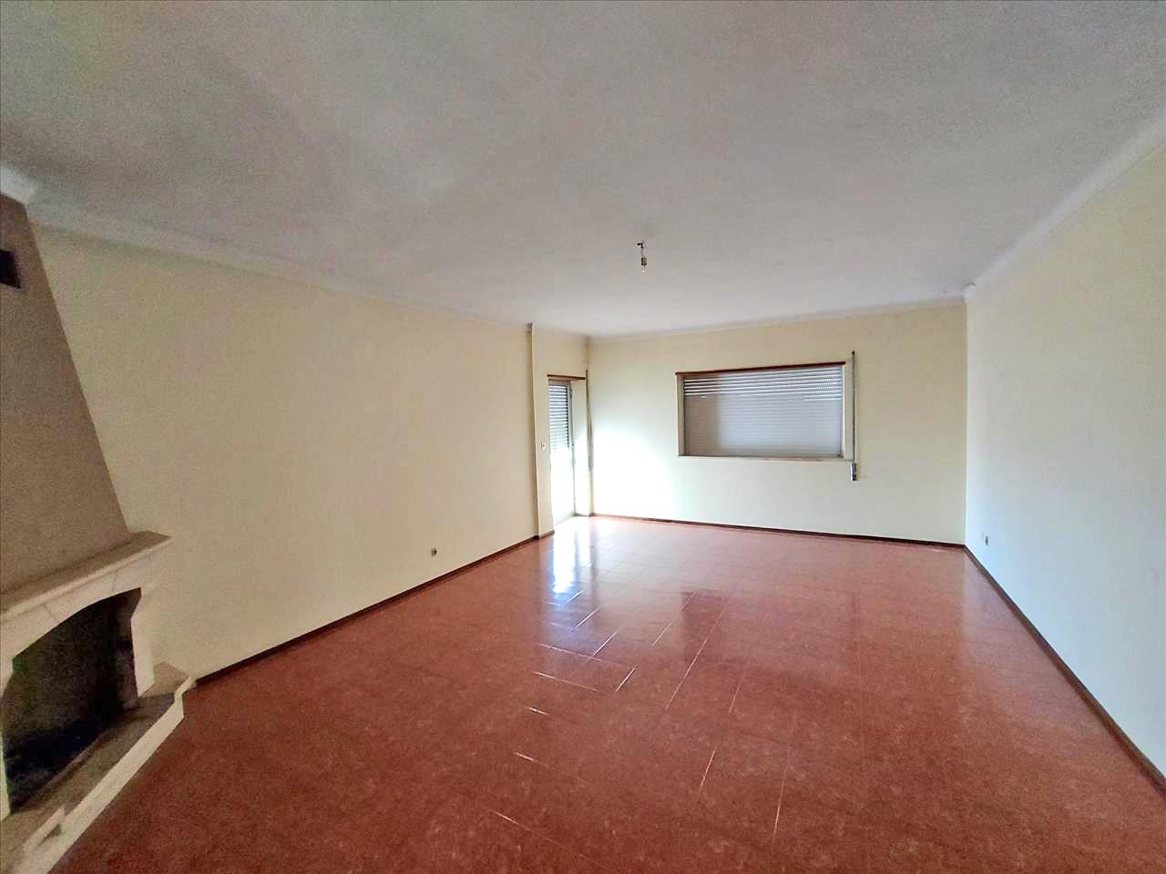 Apartamento T3 em Pedronhe, Tondela