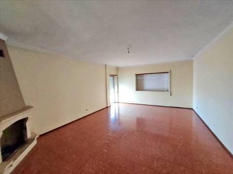 Apartamento T3 em Pedronhe, Tondela
