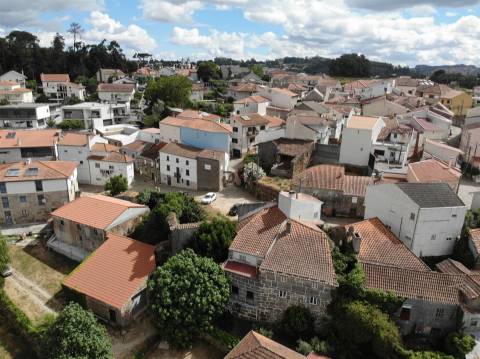 Moradia para restaurar em Sangemil, Penalva do Castelo