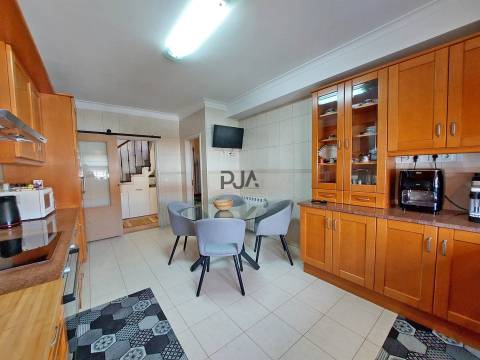 Apartamento T2+2 Duplex em Penalva do Castelo